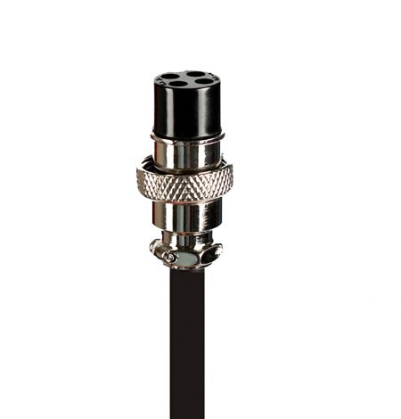 El conector de 4 pines con especificaciones estándar para micrófono de CB.